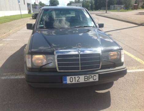 Mercedes Benz 260E